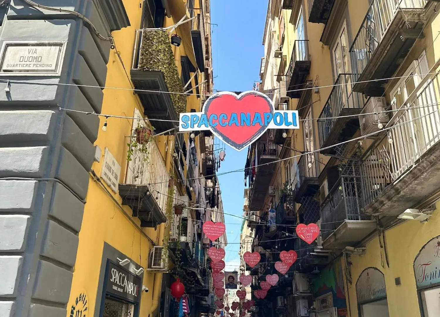 Tribunali-Duomo House In Historical Center Naples Italy